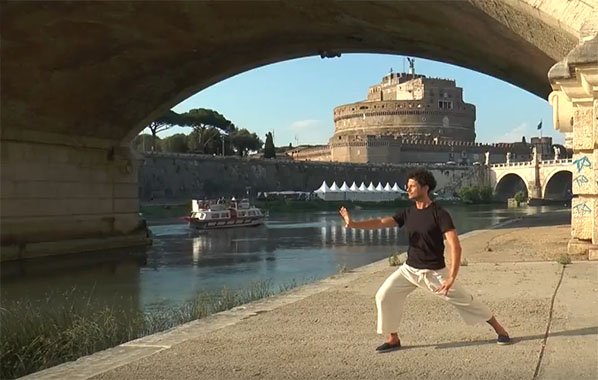Yi Jin Jing: come si pratica il Qi Gong del Mutamento dei Tendini (guida completa)